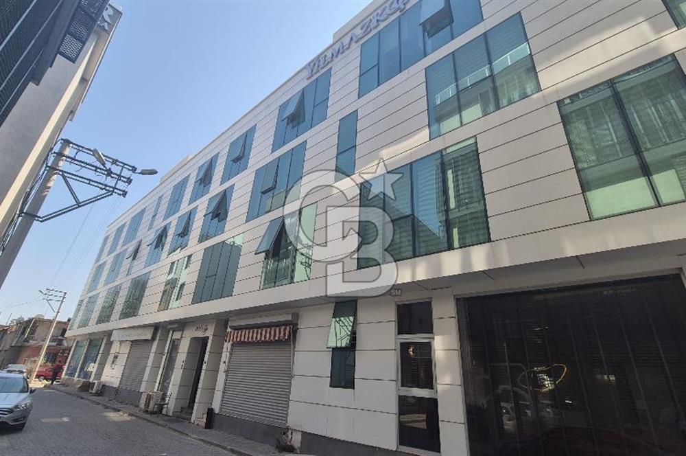 Bayraklı Adliye Yakını Doğa Plazada 82 m2 Geniş 2+1 Kiralık Ofis