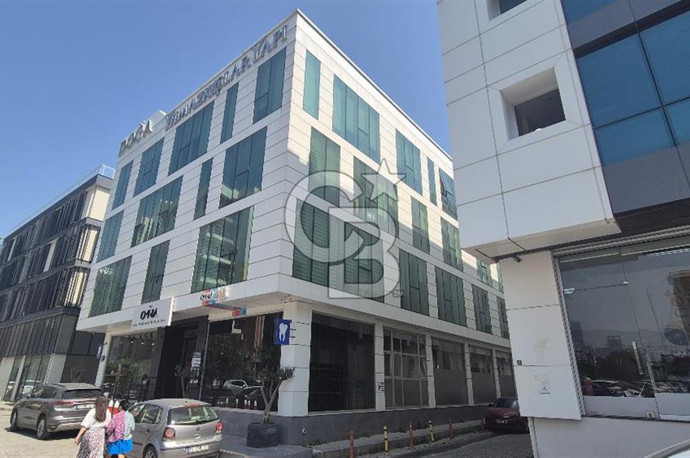 Bayraklı Adliye Yakını Doğa Plazada 82 m2 Geniş 2+1 Kiralık Ofis