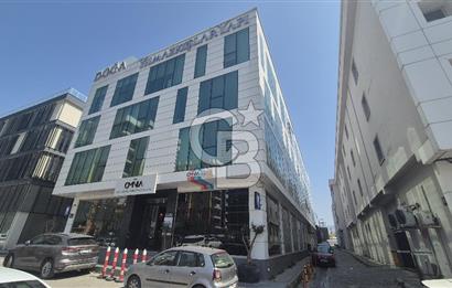 Bayraklı Adliye Yakını Doğa Plazada 82 m2 Geniş 2+1 Kiralık Ofis