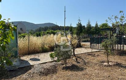 CB Yalı'dan Menderes Yeniköy'de Satılık Arsa ve Ev