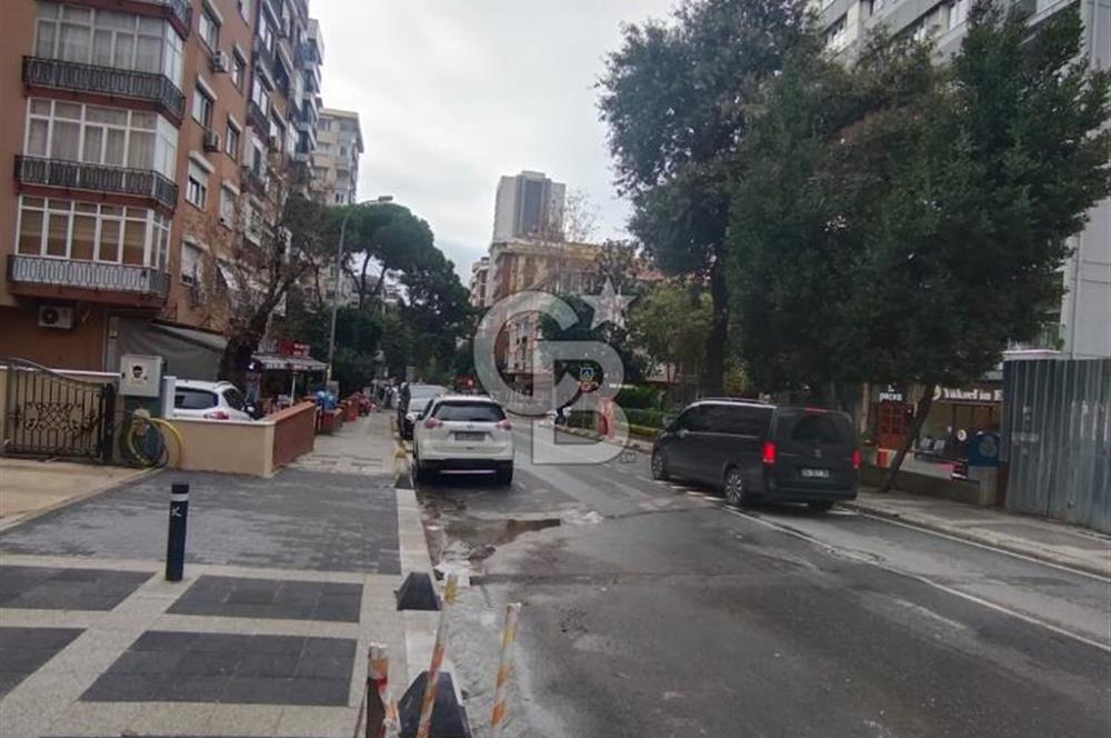 caddebostan ömerpaşa cad üzeri iskanlı ön kullanımlı 