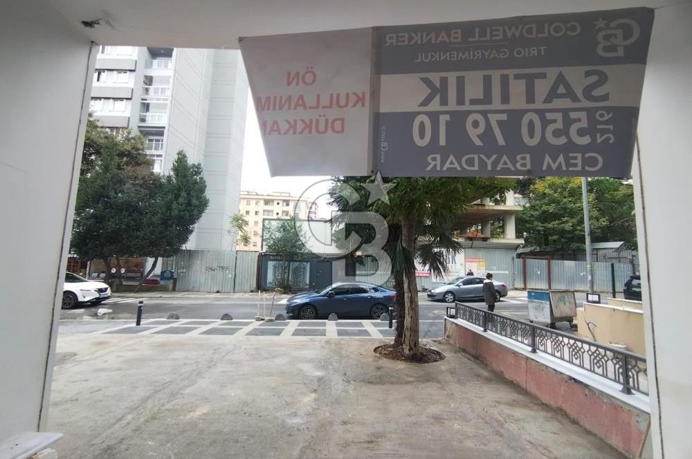 caddebostan ömerpaşa cad üzeri iskanlı ön kullanımlı 