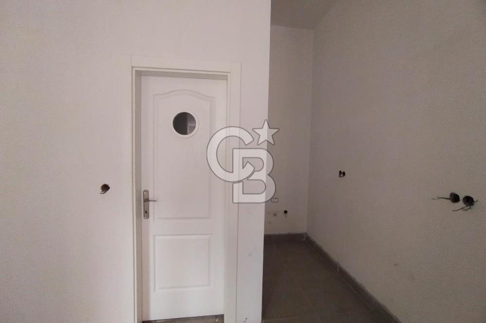 caddebostan ömerpaşa cad üzeri iskanlı ön kullanımlı 