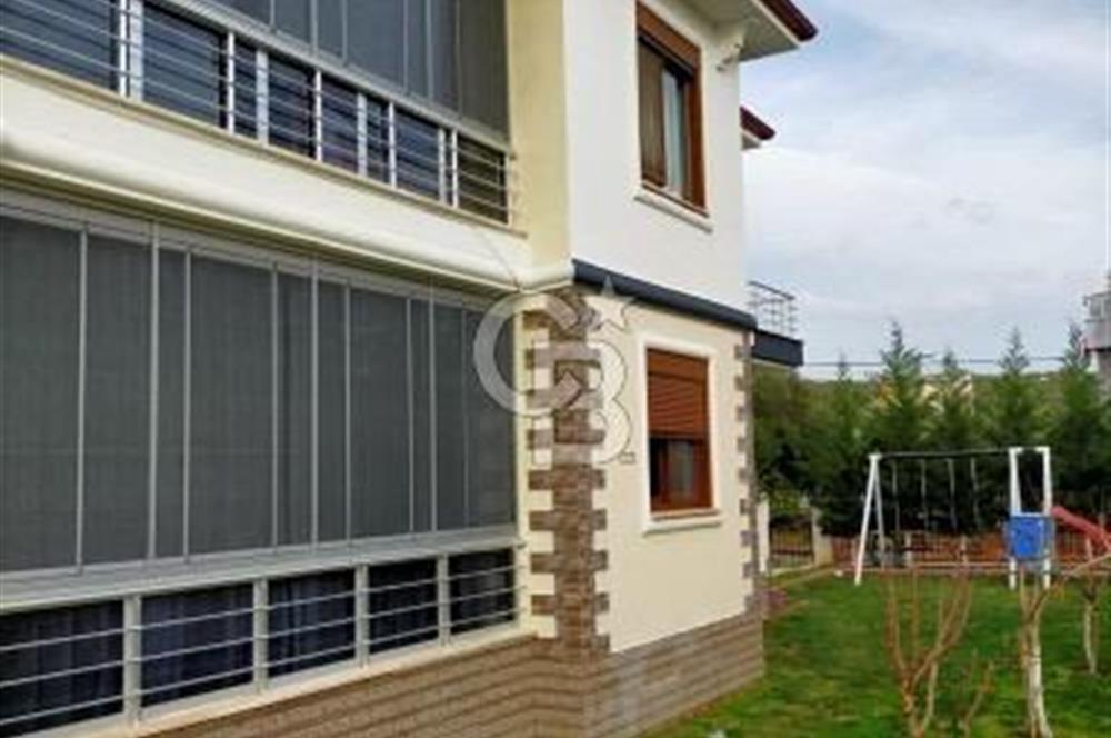 EDREMİT AVCILARDA BÜYÜK BAHÇE KULLANIMLI VİLLA