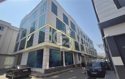 Bayraklı Adliye Yakını Doğa Plazada 82 m2 Geniş 2+1 Kiralık Ofis