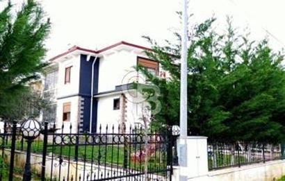 EDREMİT AVCILARDA BÜYÜK BAHÇE KULLANIMLI VİLLA