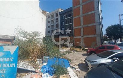 Ataşehir'de eski havaalanı  caddesi tramvay durağı karşısında 4 kat imarlı satılık arsa