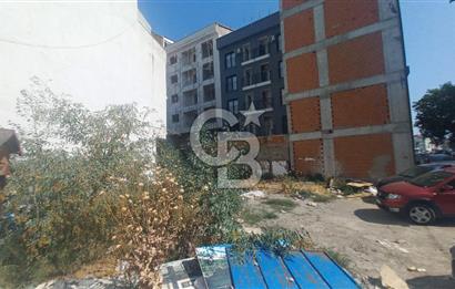 Ataşehir'de eski havaalanı  caddesi tramvay durağı karşısında 4 kat imarlı satılık arsa