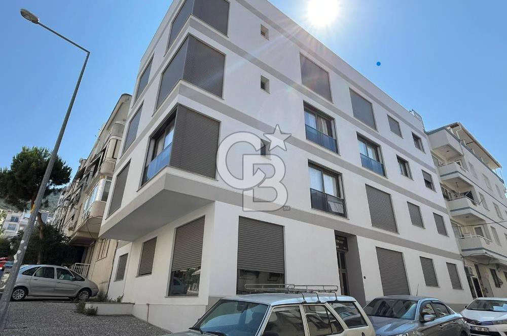 Balçova'da Satılık Üniversite Yakını Geniş 1+1 Daire