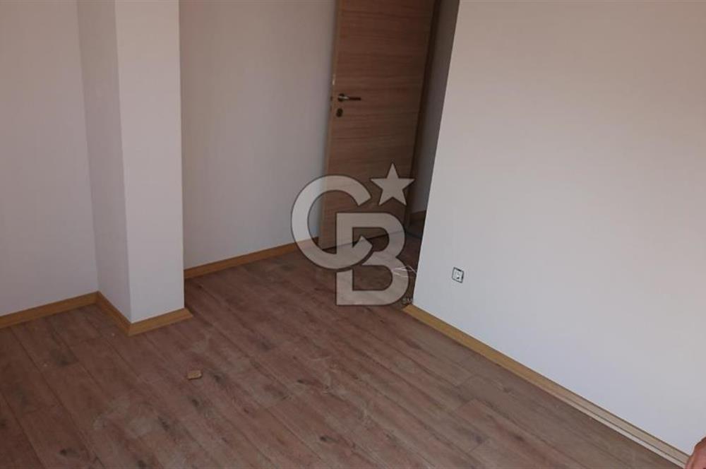 Balçova'da Satılık Üniversite Yakını Geniş 1+1 Daire