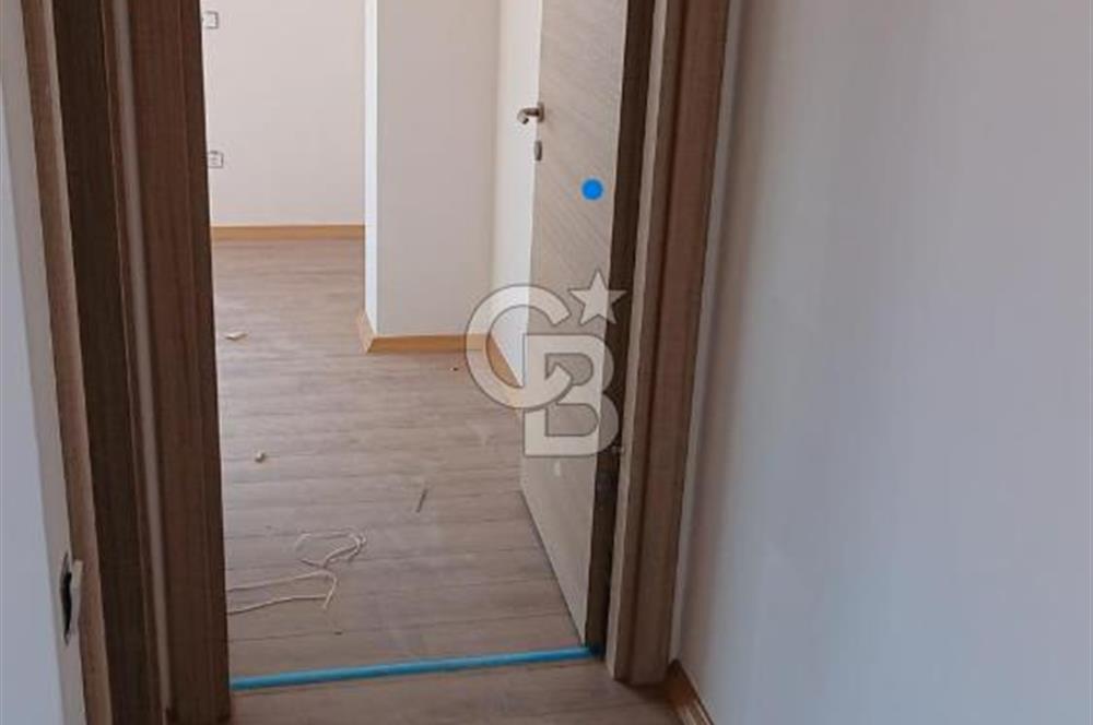 Balçova'da Satılık Üniversite Yakını Geniş 1+1 Daire