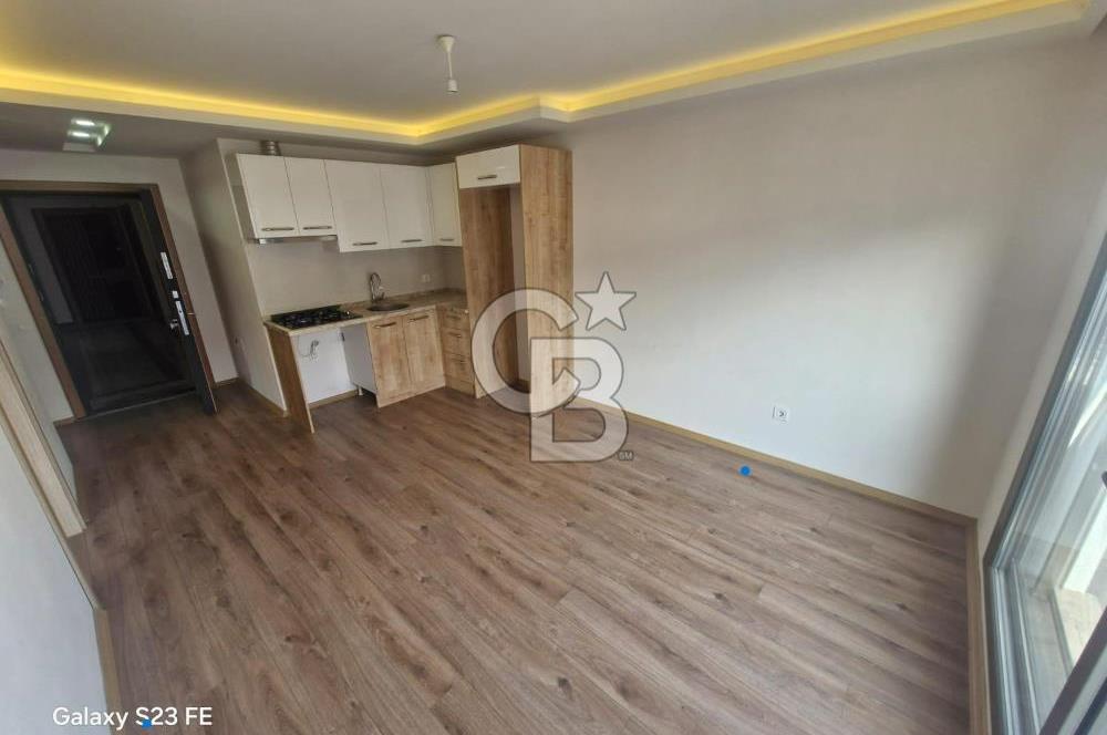 Balçova'da Satılık Üniversite Yakını Geniş 1+1 Daire