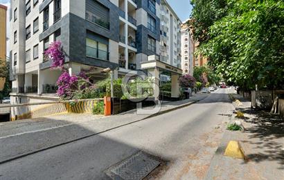 KOZYATAĞI MERKEZ 220 M2 4+1 GENÇ BİNA MÜKEMMEL LOKASYON