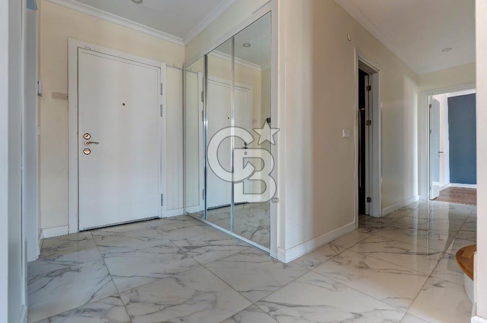 KOZYATAĞI MERKEZ 220 M2 4+1 GENÇ BİNA MÜKEMMEL LOKASYON