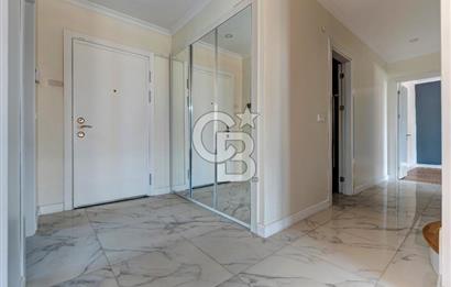 KOZYATAĞI MERKEZ 220 M2 4+1 GENÇ BİNA MÜKEMMEL LOKASYON