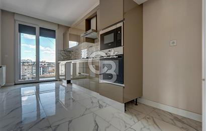 KOZYATAĞI MERKEZ 220 M2 4+1 GENÇ BİNA MÜKEMMEL LOKASYON