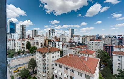 KOZYATAĞI MERKEZ 220 M2 4+1 GENÇ BİNA MÜKEMMEL LOKASYON