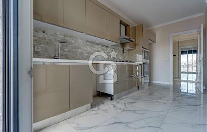 KOZYATAĞI MERKEZ 220 M2 4+1 GENÇ BİNA MÜKEMMEL LOKASYON