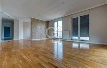 KOZYATAĞI MERKEZ 220 M2 4+1 GENÇ BİNA MÜKEMMEL LOKASYON