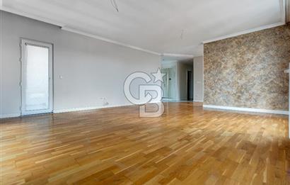 KOZYATAĞI MERKEZ 220 M2 4+1 GENÇ BİNA MÜKEMMEL LOKASYON