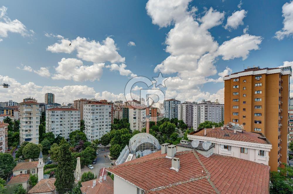 KOZYATAĞI MERKEZ 220 M2 4+1 GENÇ BİNA MÜKEMMEL LOKASYON