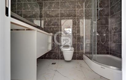 KOZYATAĞI MERKEZ 220 M2 4+1 GENÇ BİNA MÜKEMMEL LOKASYON