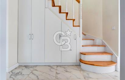 KOZYATAĞI MERKEZ 220 M2 4+1 GENÇ BİNA MÜKEMMEL LOKASYON