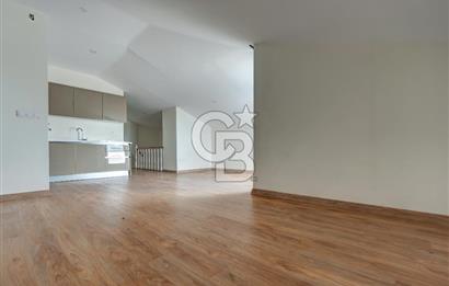 KOZYATAĞI MERKEZ 220 M2 4+1 GENÇ BİNA MÜKEMMEL LOKASYON