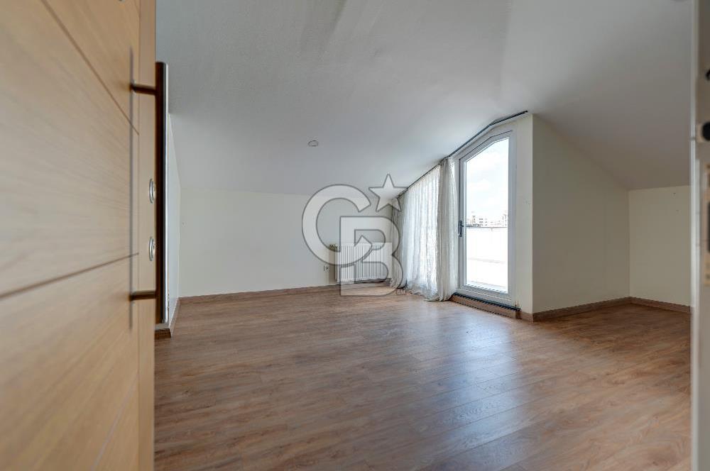KOZYATAĞI MERKEZ 220 M2 4+1 GENÇ BİNA MÜKEMMEL LOKASYON