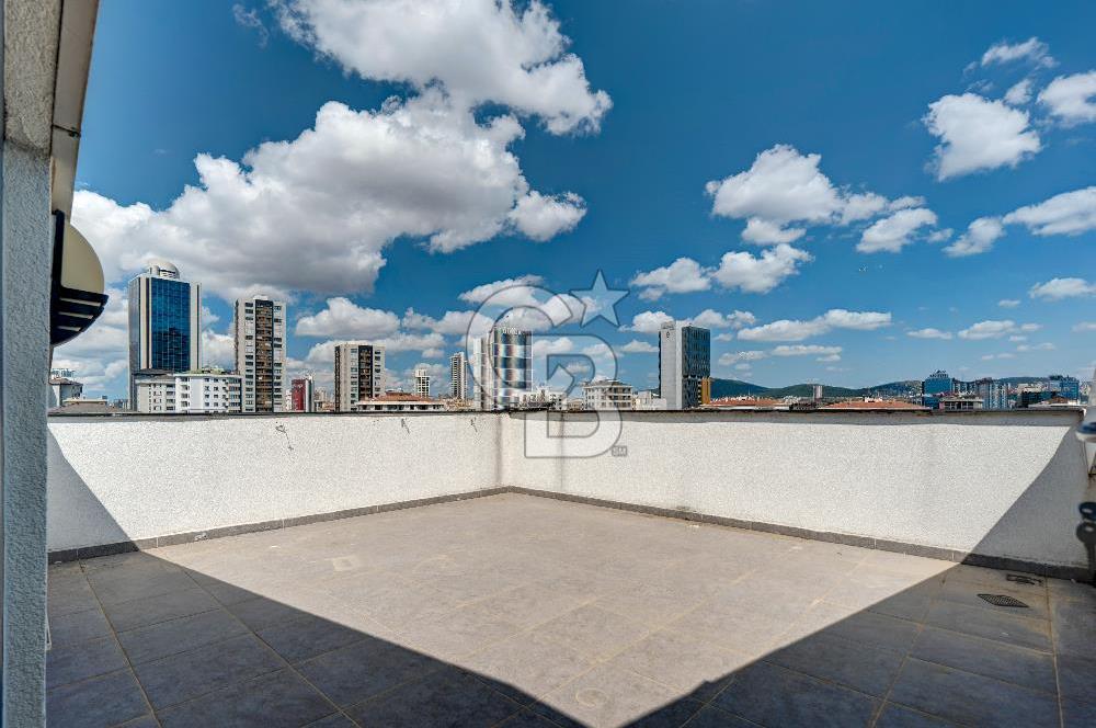 KOZYATAĞI MERKEZ 220 M2 4+1 GENÇ BİNA MÜKEMMEL LOKASYON