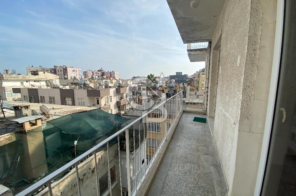 Mersin Yenişehir Pirireis Mahallesinde Satılık 3+1 Daire