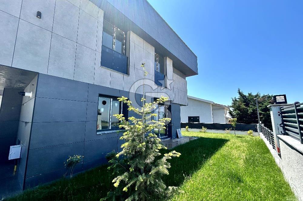 Kumburgaz'da Deniz Manzaralı Sıfır 4+2 Satılık Müstakil Villa