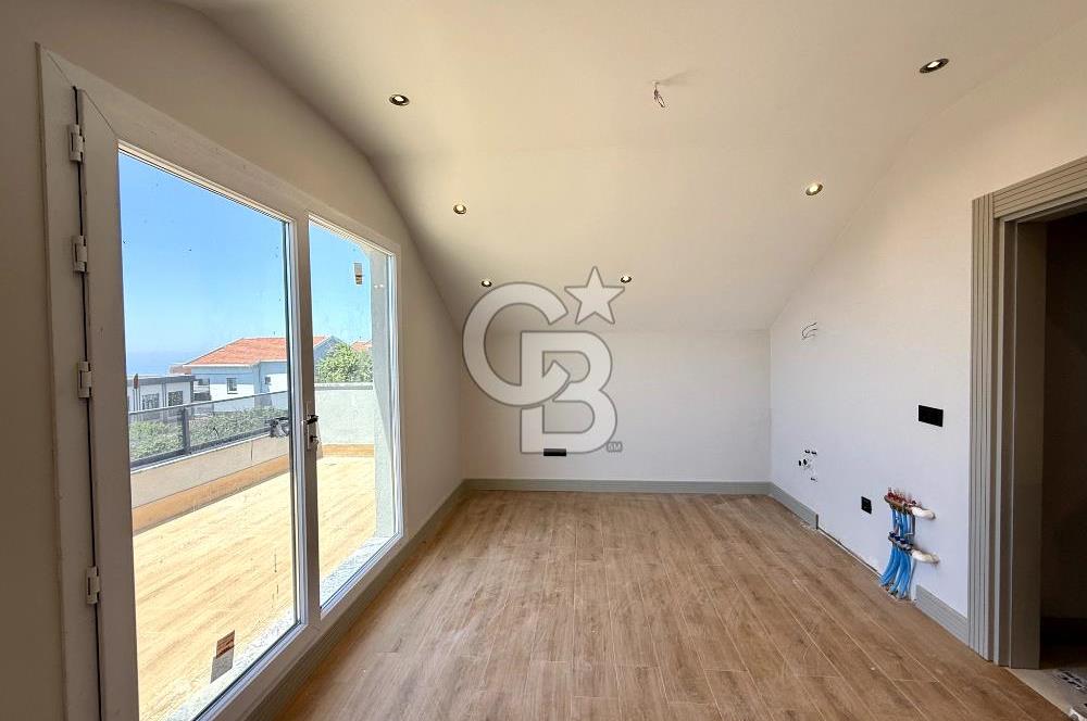 Kumburgaz'da Deniz Manzaralı Sıfır 4+2 Satılık Müstakil Villa