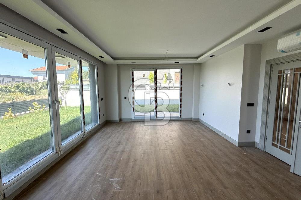 Kumburgaz'da Deniz Manzaralı Sıfır 4+2 Satılık Müstakil Villa