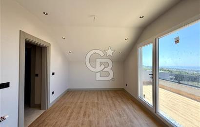 Kumburgaz'da Deniz Manzaralı Sıfır 4+2 Satılık Müstakil Villa