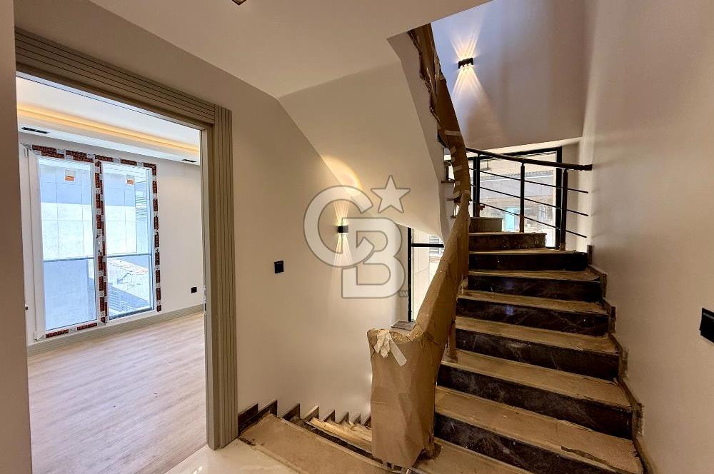 Kumburgaz'da Deniz Manzaralı Sıfır 4+2 Satılık Müstakil Villa