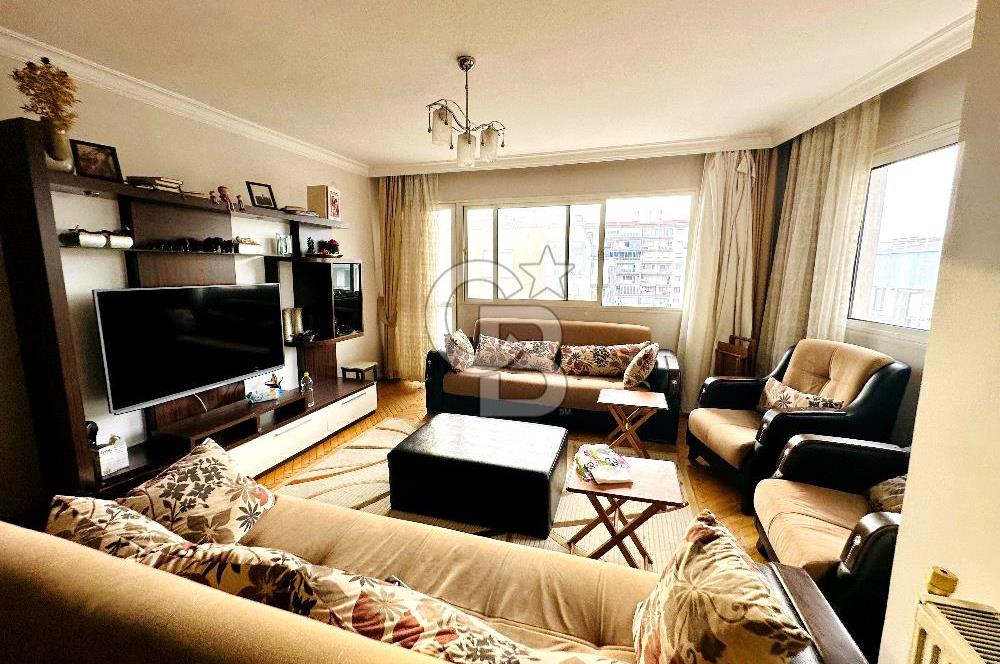 Karşıyaka Girne Bulvarı'nda Satılık 3+1 Daire