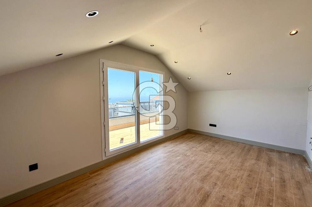 Kumburgaz'da Deniz Manzaralı Sıfır 4+2 Satılık Müstakil Villa