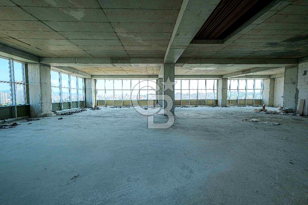 ÜMRANİYEDE MUHTEŞEM KONUMDA KDV AVANTAJLI 4.575 M2 KİRALIK PLAZA