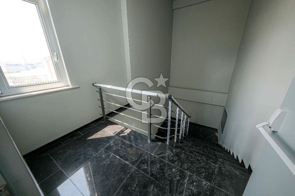 ÜMRANİYEDE MUHTEŞEM KONUMDA KDV AVANTAJLI 4.575 M2 KİRALIK PLAZA