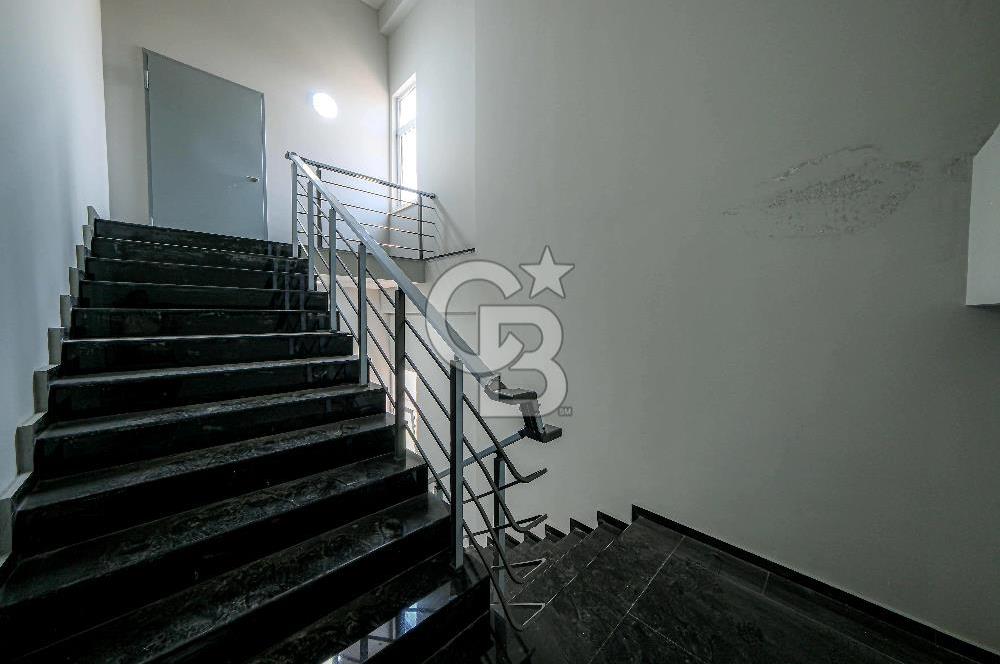 ÜMRANİYEDE MUHTEŞEM KONUMDA KDV AVANTAJLI 4.575 M2 KİRALIK PLAZA