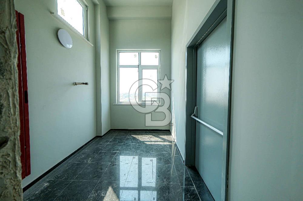 ÜMRANİYEDE MUHTEŞEM KONUMDA KDV AVANTAJLI 4.575 M2 KİRALIK PLAZA