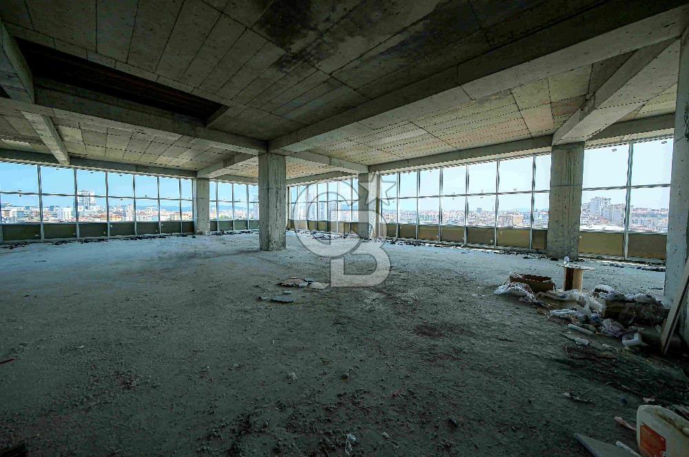 ÜMRANİYEDE MUHTEŞEM KONUMDA KDV AVANTAJLI 4.575 M2 KİRALIK PLAZA