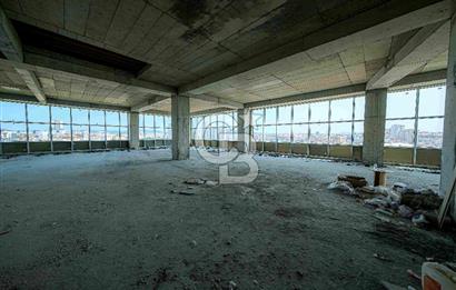 ÜMRANİYEDE MUHTEŞEM KONUMDA KDV AVANTAJLI 4.575 M2 KİRALIK PLAZA