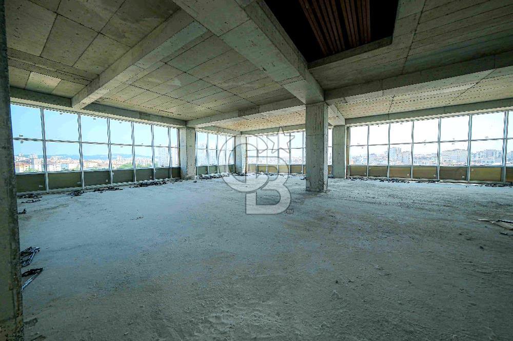 ÜMRANİYEDE MUHTEŞEM KONUMDA KDV AVANTAJLI 4.575 M2 KİRALIK PLAZA