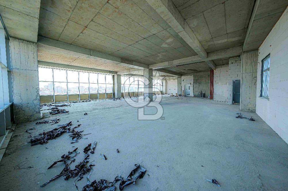 ÜMRANİYEDE MUHTEŞEM KONUMDA KDV AVANTAJLI 4.575 M2 KİRALIK PLAZA
