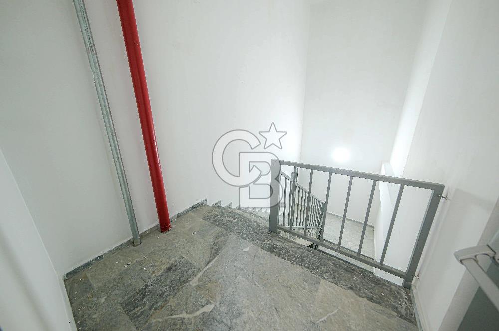 ÜMRANİYEDE MUHTEŞEM KONUMDA KDV AVANTAJLI 4.575 M2 KİRALIK PLAZA