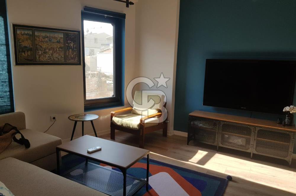 URLA SANAT SOKAĞI GİRİŞİNDE MÜKEMMEL KONUMDA SATILIK 1+1 TAŞ EV
