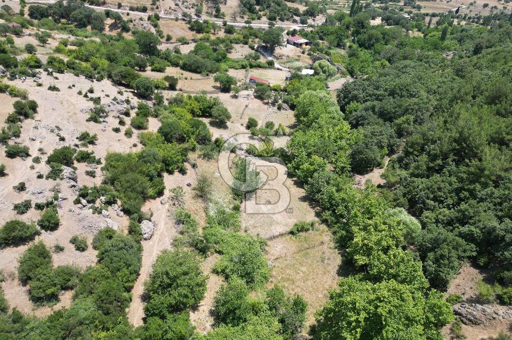 Ayvacık Küçükhusun’da İmara 30 Metre Mesafede 812 m² Müstakil Yatırımlık Tarla!