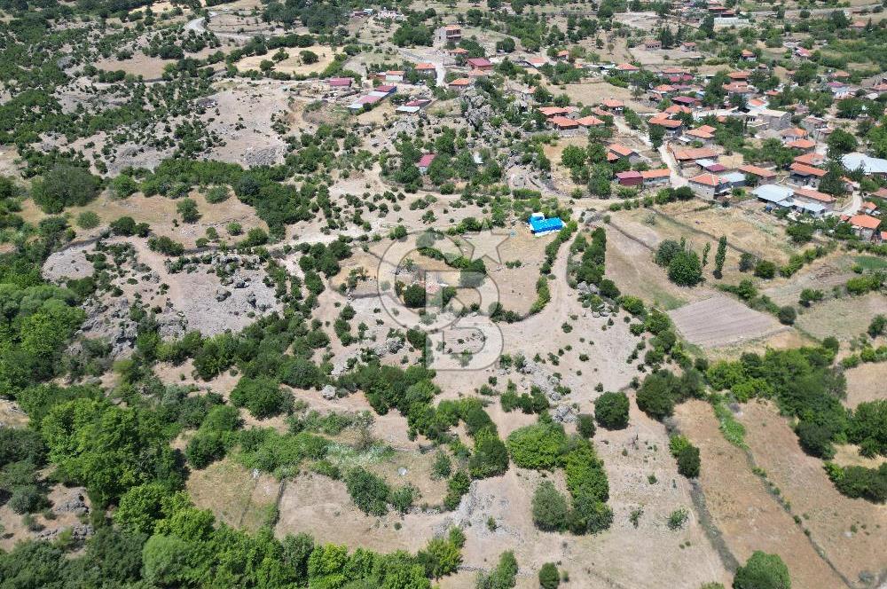 Ayvacık Küçükhusun’da İmara 30 Metre Mesafede 812 m² Müstakil Yatırımlık Tarla!